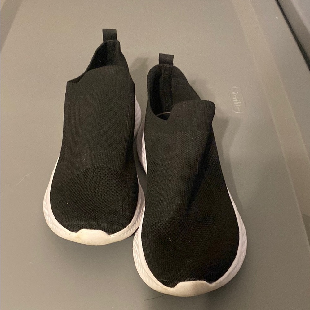 Cushionaire Black Slip-On Shoes Sz. 8M